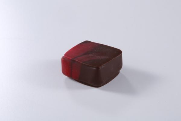 ジャン＝ポール・エヴァンが彩る“パリ祭”、花火色のエッフェル塔ショコラなど限定コレクションが登場