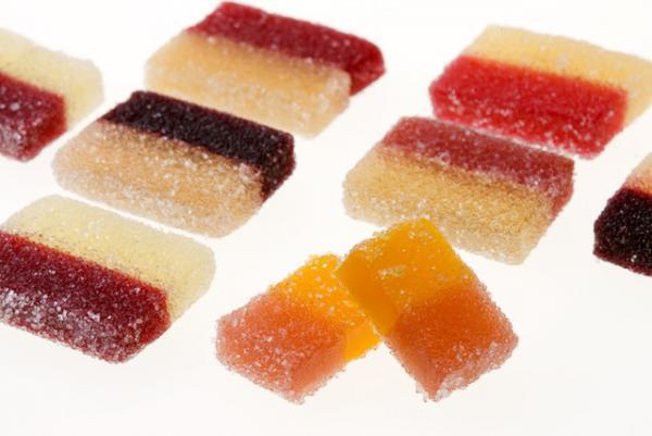 ジャン＝ポール・エヴァンが彩る“パリ祭”、花火色のエッフェル塔ショコラなど限定コレクションが登場