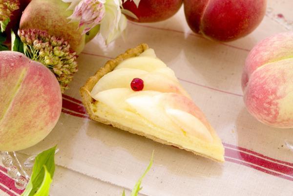 キル フェ ボンが桃づくしの“ピーチ Week”開催！夏しか味わえない桃が南国フルーツやチーズと出会う