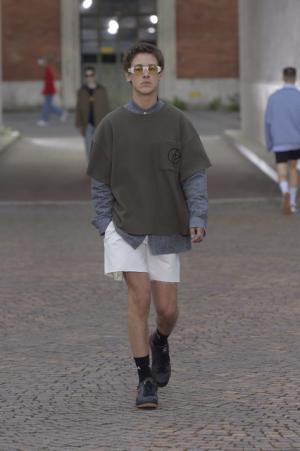 ピッティウオモ×ゴーシャ・ラブチンスキー＝伊スポーツブランドロゴ【17SSメンズ】