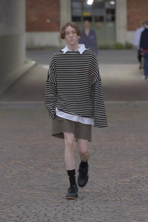 ピッティウオモ×ゴーシャ・ラブチンスキー＝伊スポーツブランドロゴ【17SSメンズ】