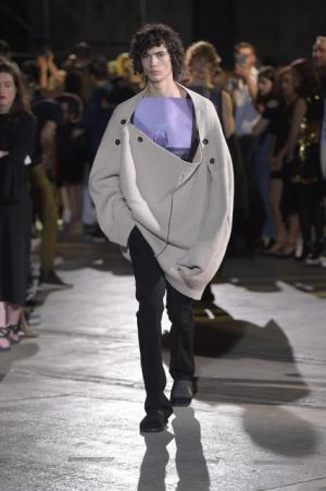 メイプルソープと共にピッティに戻ってきたラフ・シモンズ【17SSメンズ】