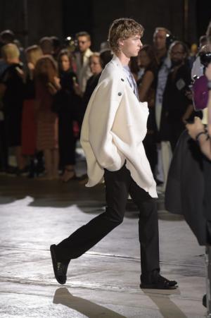 メイプルソープと共にピッティに戻ってきたラフ・シモンズ【17SSメンズ】