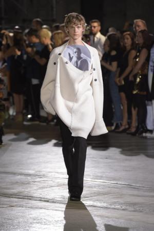 メイプルソープと共にピッティに戻ってきたラフ・シモンズ【17SSメンズ】