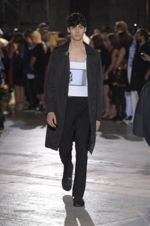 メイプルソープと共にピッティに戻ってきたラフ・シモンズ【17SSメンズ】