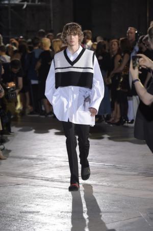 メイプルソープと共にピッティに戻ってきたラフ・シモンズ【17SSメンズ】