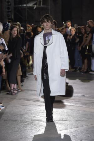 メイプルソープと共にピッティに戻ってきたラフ・シモンズ【17SSメンズ】