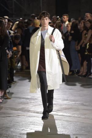 メイプルソープと共にピッティに戻ってきたラフ・シモンズ【17SSメンズ】