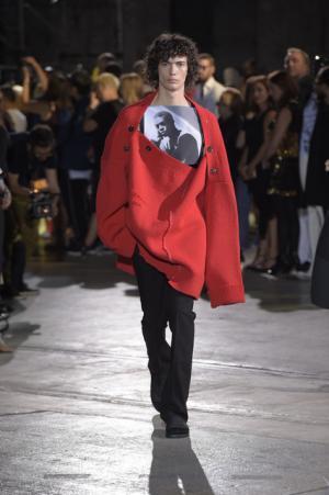 メイプルソープと共にピッティに戻ってきたラフ・シモンズ【17SSメンズ】