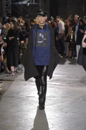 メイプルソープと共にピッティに戻ってきたラフ・シモンズ【17SSメンズ】