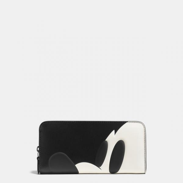 ディズニー × コーチのカプセルコレクションが登場！コーチ表参道も期間限定でミッキー仕様に