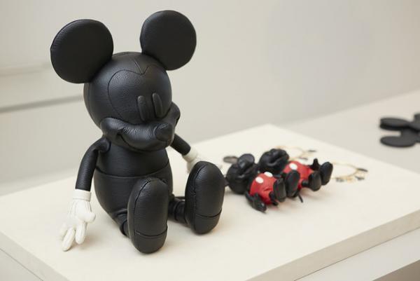 ディズニー × コーチのカプセルコレクションが登場！コーチ表参道も期間限定でミッキー仕様に