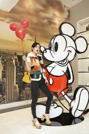 ディズニー × コーチのカプセルコレクションが登場！コーチ表参道も期間限定でミッキー仕様に