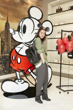 ディズニー × コーチのカプセルコレクションが登場！コーチ表参道も期間限定でミッキー仕様に