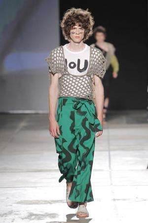 “自由”をジュリアン・アサンジに。ヴィヴィアン・ウエストウッド マン【17SSメンズ】