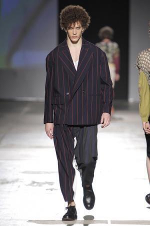 “自由”をジュリアン・アサンジに。ヴィヴィアン・ウエストウッド マン【17SSメンズ】