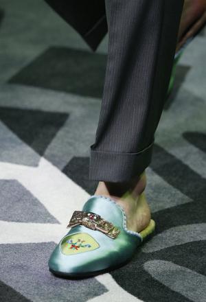 “旅”を通じ進化するグッチ、舵をとるのはドナルドダック!?【17SSメンズ】