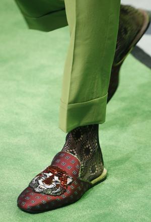 “旅”を通じ進化するグッチ、舵をとるのはドナルドダック!?【17SSメンズ】