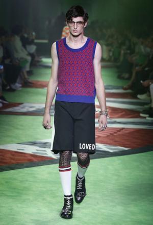 “旅”を通じ進化するグッチ、舵をとるのはドナルドダック!?【17SSメンズ】