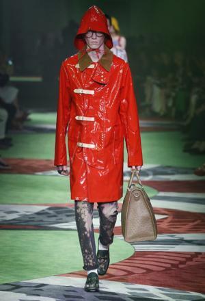 “旅”を通じ進化するグッチ、舵をとるのはドナルドダック!?【17SSメンズ】