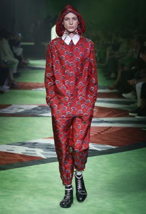 “旅”を通じ進化するグッチ、舵をとるのはドナルドダック!?【17SSメンズ】