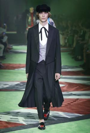 “旅”を通じ進化するグッチ、舵をとるのはドナルドダック!?【17SSメンズ】