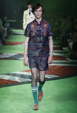 “旅”を通じ進化するグッチ、舵をとるのはドナルドダック!?【17SSメンズ】