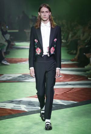 “旅”を通じ進化するグッチ、舵をとるのはドナルドダック!?【17SSメンズ】