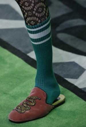 “旅”を通じ進化するグッチ、舵をとるのはドナルドダック!?【17SSメンズ】