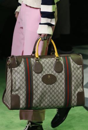 “旅”を通じ進化するグッチ、舵をとるのはドナルドダック!?【17SSメンズ】