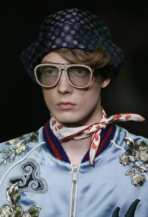 “旅”を通じ進化するグッチ、舵をとるのはドナルドダック!?【17SSメンズ】