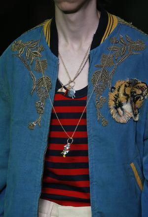 “旅”を通じ進化するグッチ、舵をとるのはドナルドダック!?【17SSメンズ】