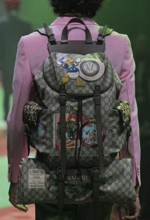 “旅”を通じ進化するグッチ、舵をとるのはドナルドダック!?【17SSメンズ】
