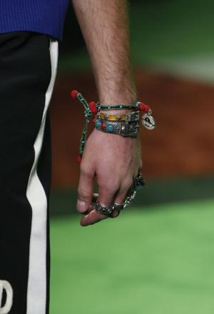 “旅”を通じ進化するグッチ、舵をとるのはドナルドダック!?【17SSメンズ】