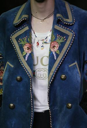 “旅”を通じ進化するグッチ、舵をとるのはドナルドダック!?【17SSメンズ】