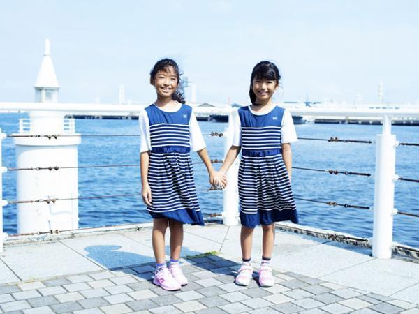 “ふたご”の関係性にフォーカスした鈴木むらさきの写真展「ふ」が、表参道ロケットで開催