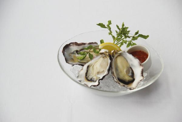 マックス ブレナーのラムネ×ミントチョコチップアイスなど、表参道ヒルズの夏限定“冷んやりメニュー”