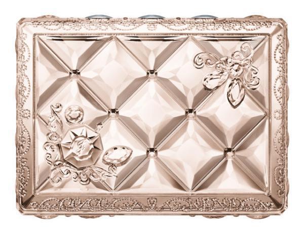 ジルスチュアート、ネイビー&amp;ブラウンで女の子の2面性にフォーカス。16年秋コレクションを数量限定発売