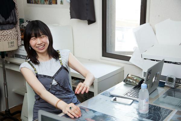 【ファッションの“未来”たちに聞く】服を選ぶのは、皆に平等に与えられる試練だと思う。デザイナー横澤琴葉--1/2