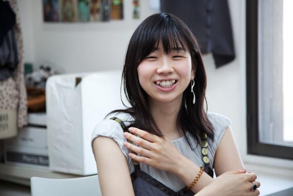 【ファッションの“未来”たちに聞く】誰もが明日着たい服を、今日作れたらいい。デザイナー横澤琴葉--2/2