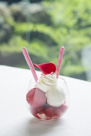 世界の最優秀パティシエ、ピエール・エルメによるアイスパフェが期間限定でザ・リッツ・カールトン京都に