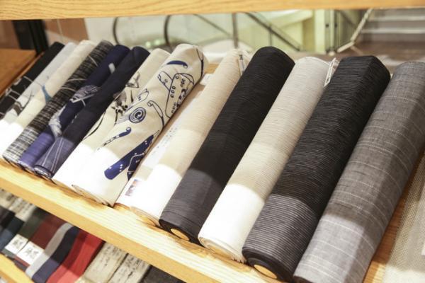 神田の呉服店が100年の時を経てメンズ浴衣をモードに提案。伊勢丹メンズ館で和洋折衷な浴衣スタイル