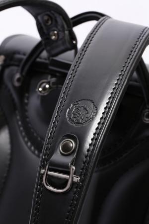 ディーゼル キッズ、スタッズ×ヌメ革のロックなランドセル100個を日本限定発売！