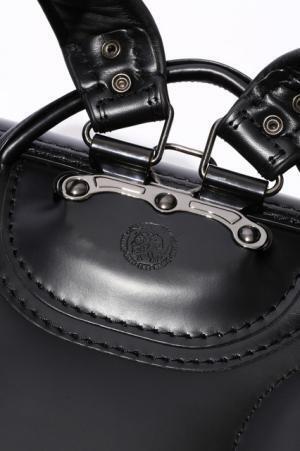 ディーゼル キッズ、スタッズ×ヌメ革のロックなランドセル100個を日本限定発売！