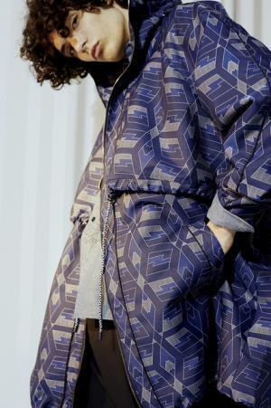 軽やかで伸びやか、空を舞うような自由な意志を持つカルヴェン【17SSメンズ】