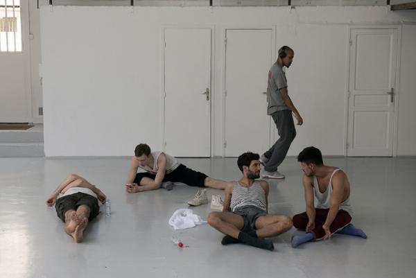 軽やかで伸びやか、空を舞うような自由な意志を持つカルヴェン【17SSメンズ】