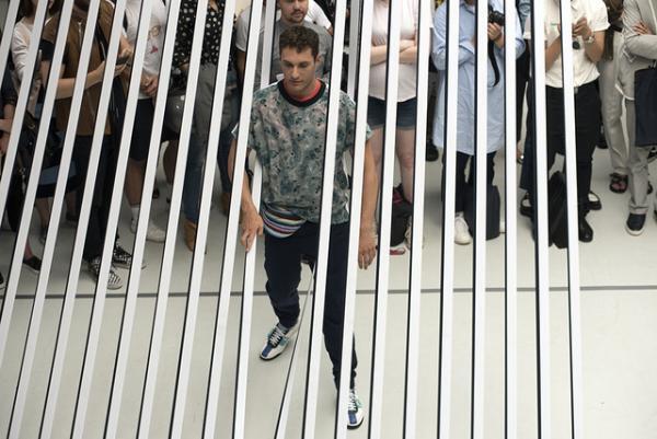 軽やかで伸びやか、空を舞うような自由な意志を持つカルヴェン【17SSメンズ】