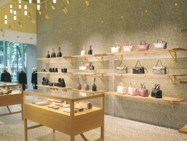 ヴァレンティノが都内初の旗艦店を表参道にオープン！熊本地震チャリティトートバッグを限定販売