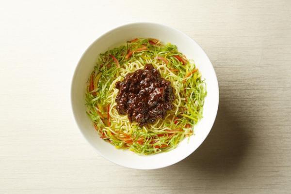 暑い季節に食欲そそる、3種類の新ヌードル。ハイアット リージェンシー 東京で「サマーヌードルフェア」開催