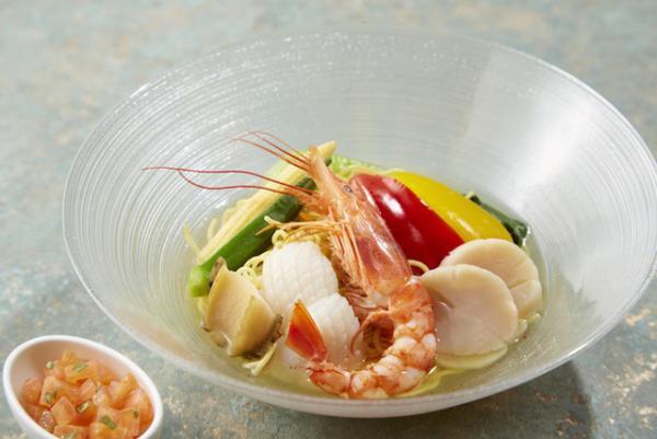 暑い季節に食欲そそる、3種類の新ヌードル。ハイアット リージェンシー 東京で「サマーヌードルフェア」開催